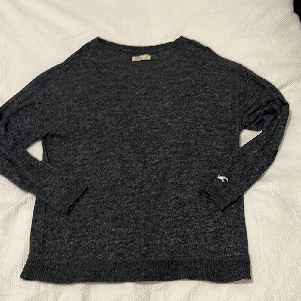 Hollister Oversized Heathered Crewneck in Women’s Medium